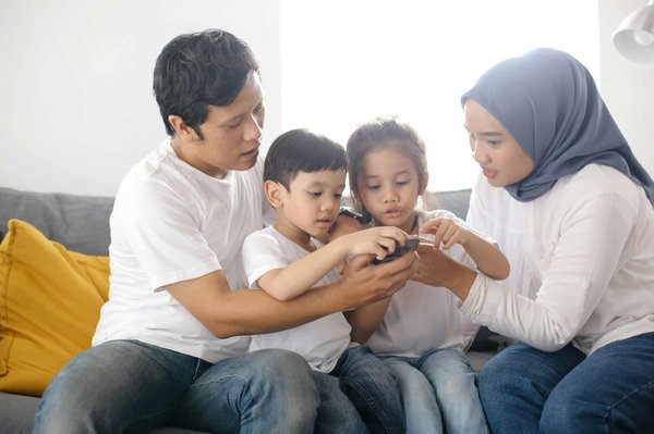 Comment paramétrer un contrôle parental avancé sur un Samsung Galaxy Tab S7 pour sécuriser l'usage d'Internet par les enfants?